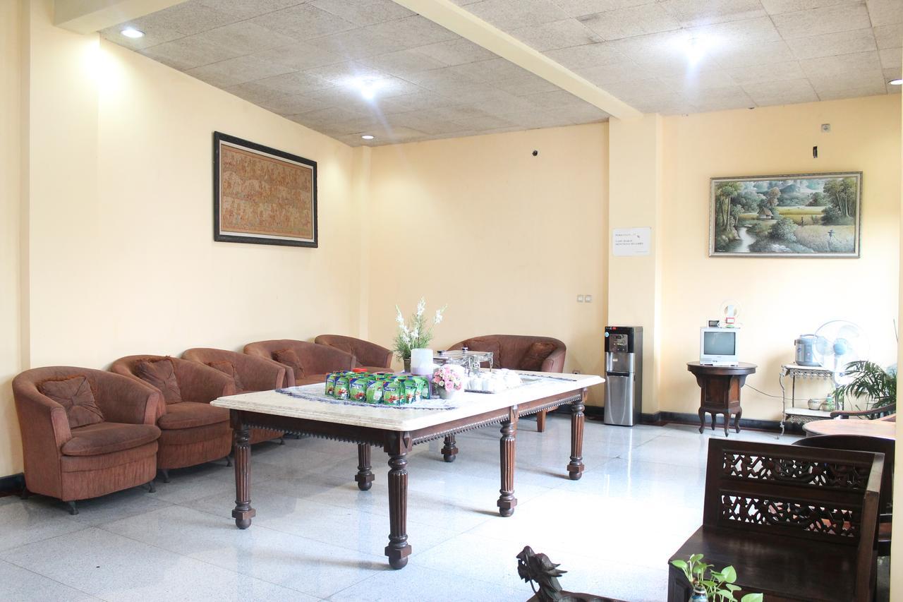 Graha Sekar Arum Syariah Sorabaya Extérieur photo